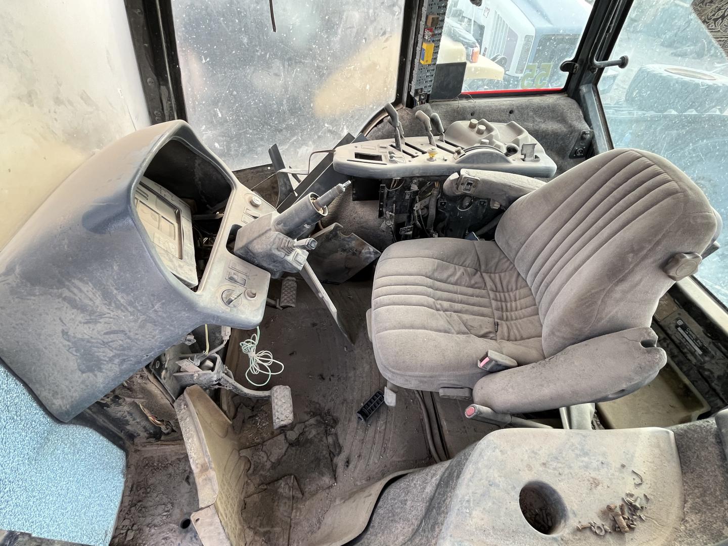 ./imagenes/INVOICE/2019/16243/TRACTOR CHALLENGER 55 (24).JPG